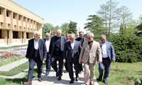 رئیس کمیسیون آموزش مجلس: مجلس با تمام ظرفیت از سازمان تات حمایت می‌کند/ باغ گیاه شناسی گنجینه‌ای زنده برای آینده کشور است.