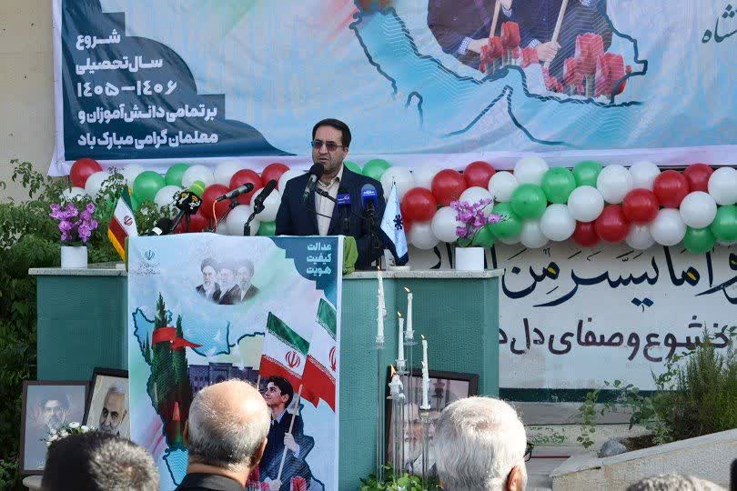 افلاطونی: دانش‌آموزان با علم‌آموزی و حفاظت از طبیعت، پای کار ایران بمانند